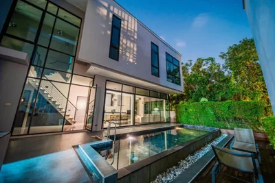 Villa con piscina privada — BangT-ao 3-bedroom modern minimalist luxury style private pool holiday villa gym quiet community